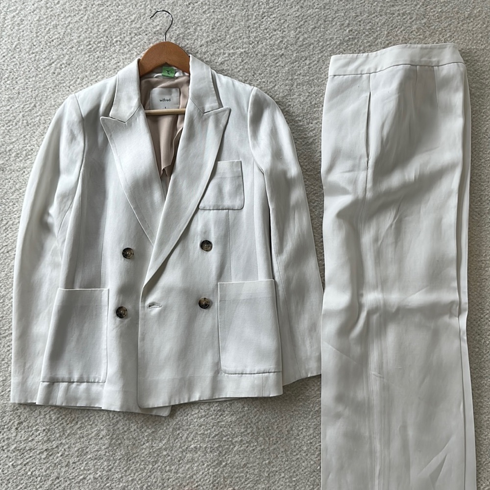 Wilfred White Blazer and Pants Set